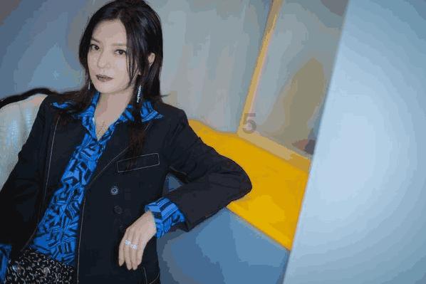 老师把一年级教材编成童谣，这背后藏着一个个爱的故事……
